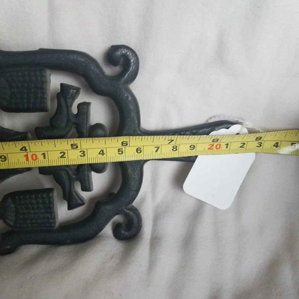 Vintage‎ Wilton Cast Iron Trivet doves brooms Kitchen Décor Wall Hanging